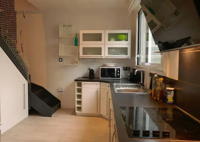 Maison De Pres De La *