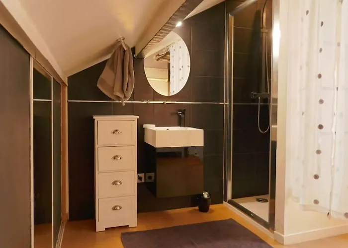 Maison De Pres De La *